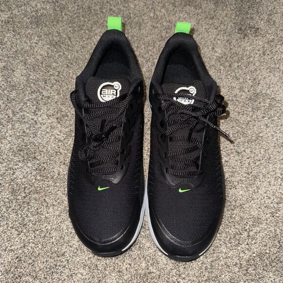 Size 11 Men’s Nike Air Max Nuaxis